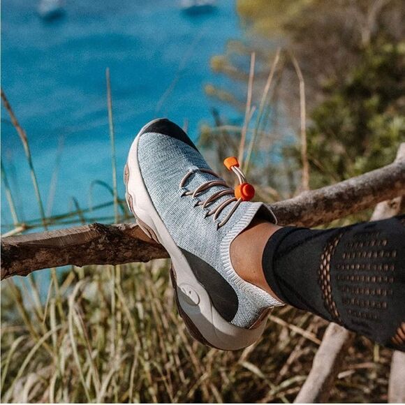 UIN Women's Walking Travel Shoes  Comfort Hiking Sneaker (Silver - Cazorla) - Picture 4 of 10